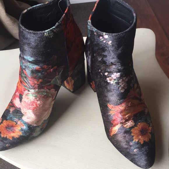 Yoki ladies colourful suede like size 10 ankle boots - Picture 14 of 15